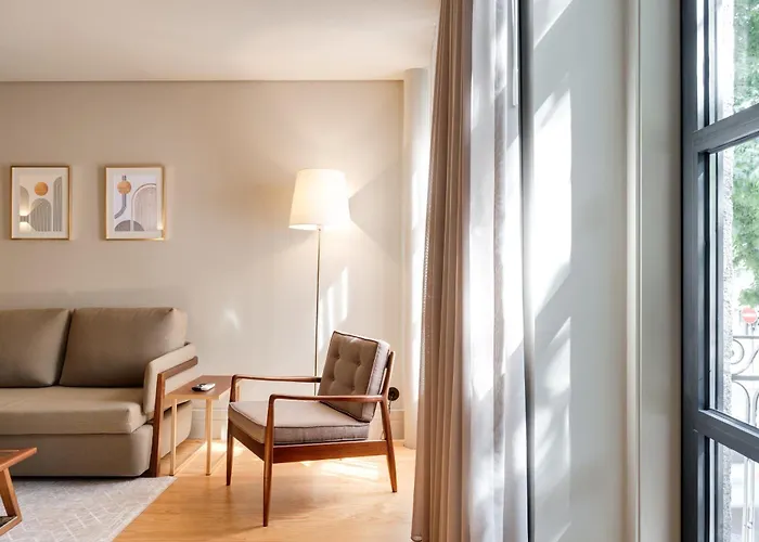 Avus M Suites And Apartments By Da\'Home